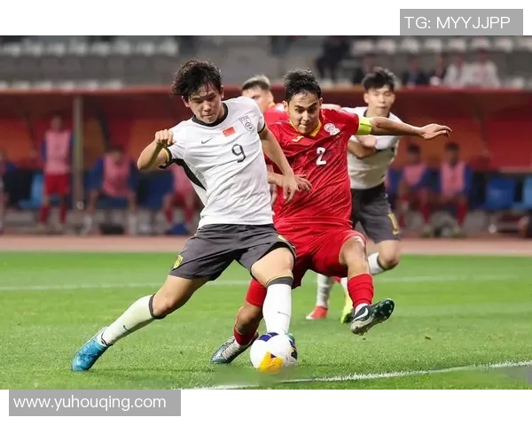 13岁足球天才崭露头角 未来之星的成长之路与挑战 13岁足球天才崭露头角 未来之星的成长之路与挑战