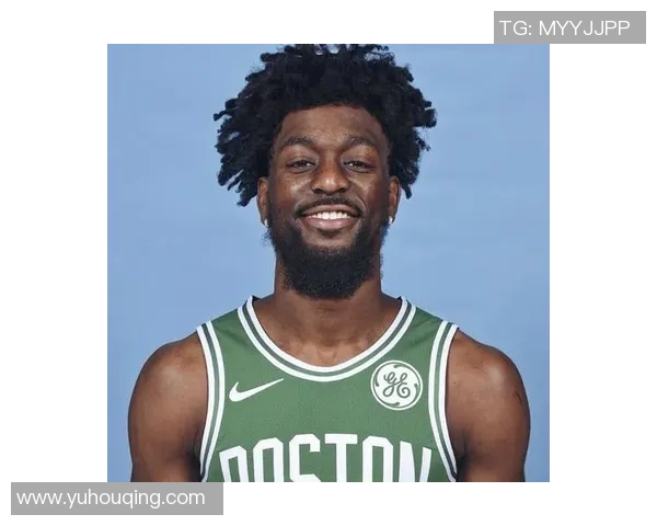 足球球星女友发型大解析 从经典到潮流引领时尚风潮 足球球星女友发型大解析 从经典到潮流引领时尚风潮